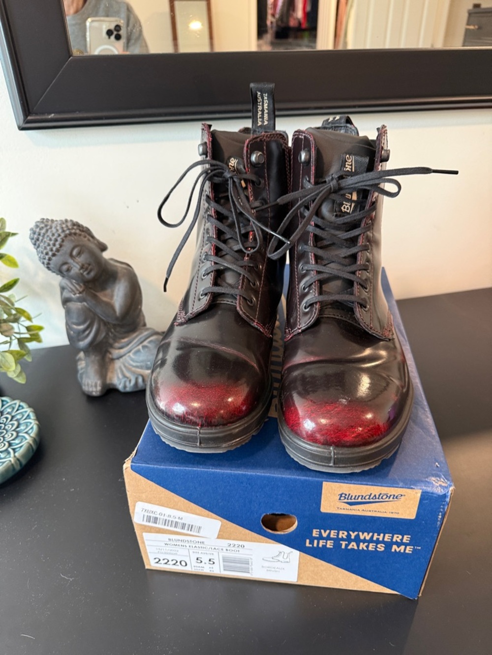 Blundstone Black and Burgundy Leather Lace-Up Boots